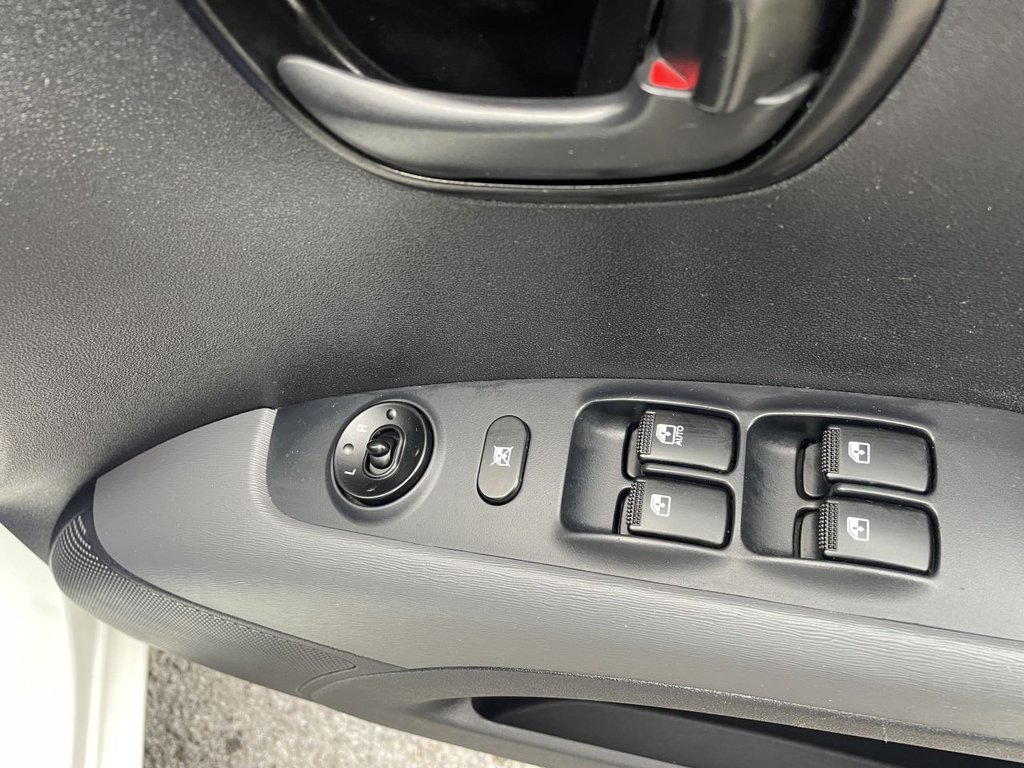 Used Hyundai i10 2012 for sale - 76245373: Photo 31