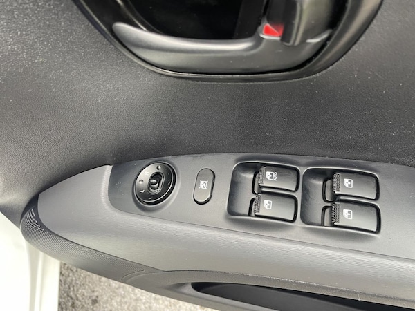 Used Hyundai i10 2012 for sale - 76245373: Photo 31