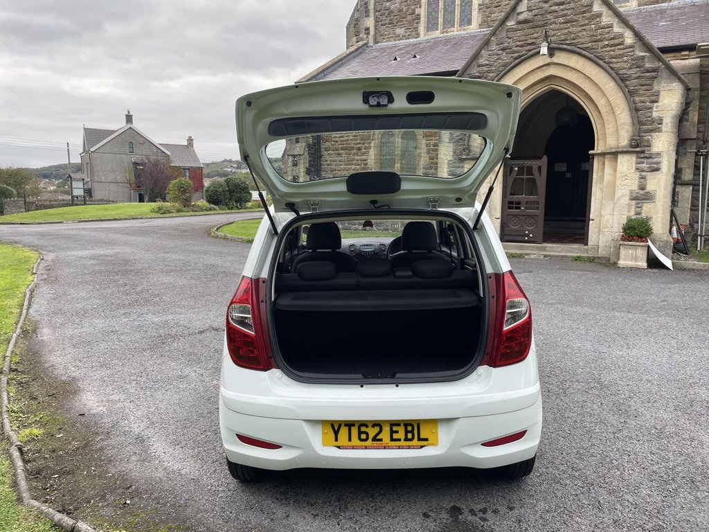 Used Hyundai i10 2012 for sale - 76245373: Photo 39