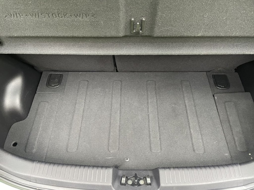 Used Hyundai i10 2012 for sale - 76245373: Photo 40