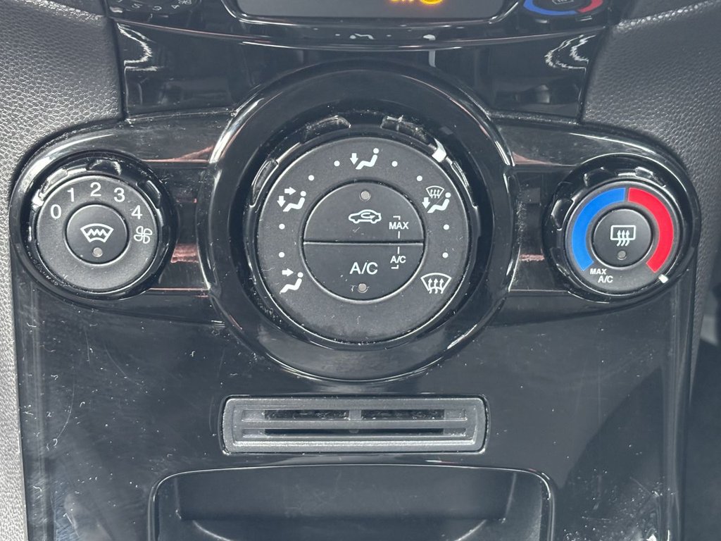 Used Ford Fiesta 2013 for sale - 77383863: Photo 20