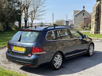 Used Volkswagen Golf 2010 for sale - 77920038: Photo