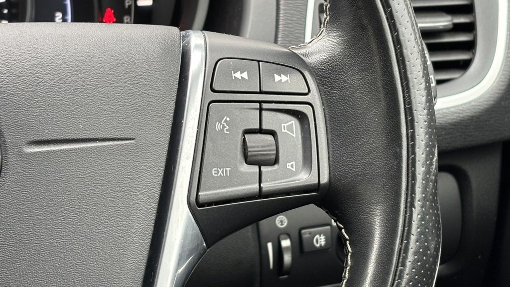 Used Volvo V40 2018 for sale - 77820929: Photo 17