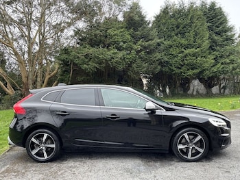 Used Volvo V40 2018 for sale - 77820929: Photo