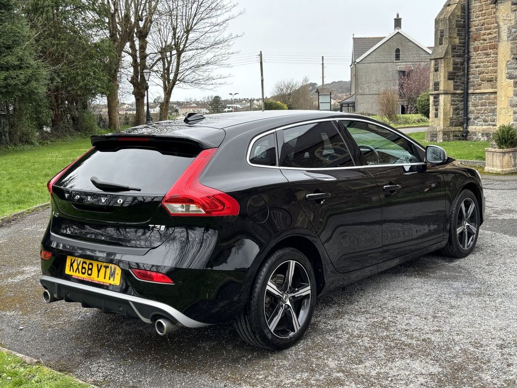 Used Volvo V40 2018 for sale - 77820929: Photo 3