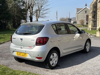 Used Dacia Sandero 2017 for sale - 77780569: Photo