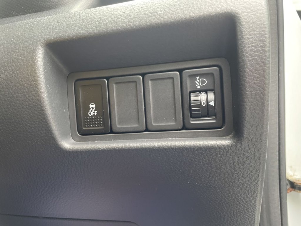 Used Suzuki Swift 2011 for sale - 76147921: Photo 33