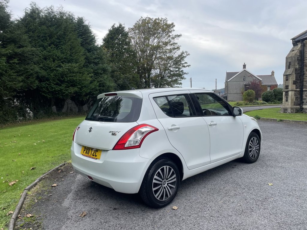 Used Suzuki Swift 2011 for sale - 76147921: Photo 4