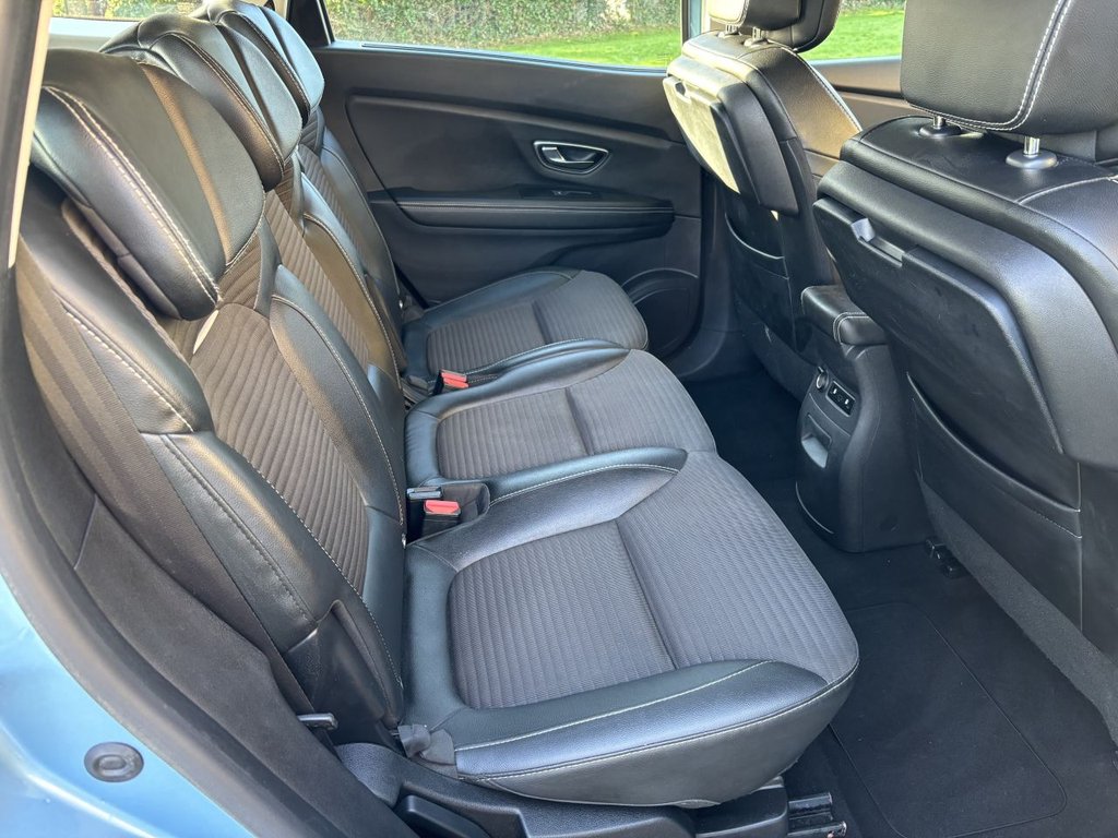 Used Renault Grand Scenic 2017 for sale - 77161895: Photo 11