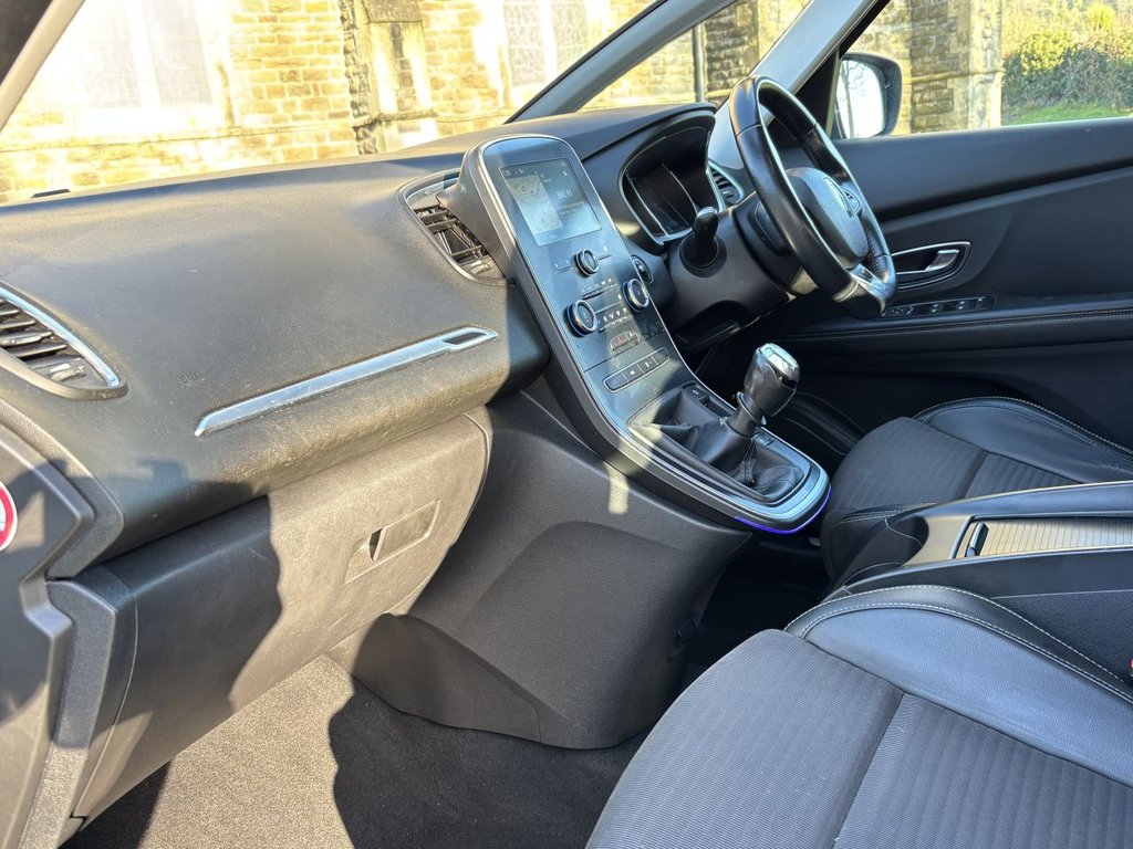 Used Renault Grand Scenic 2017 for sale - 77161895: Photo 13