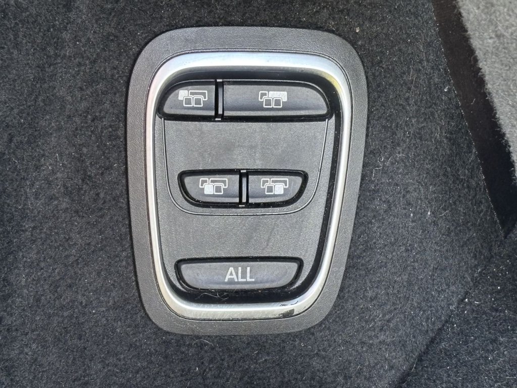 Used Renault Grand Scenic 2017 for sale - 77161895: Photo 24