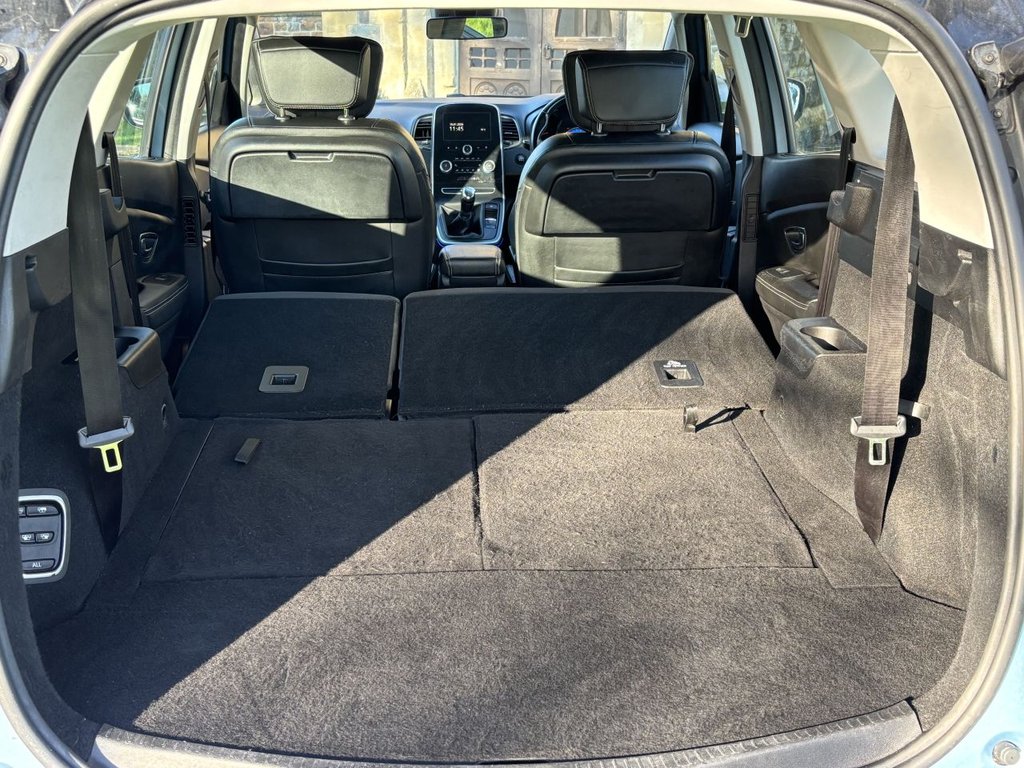 Used Renault Grand Scenic 2017 for sale - 77161895: Photo 26