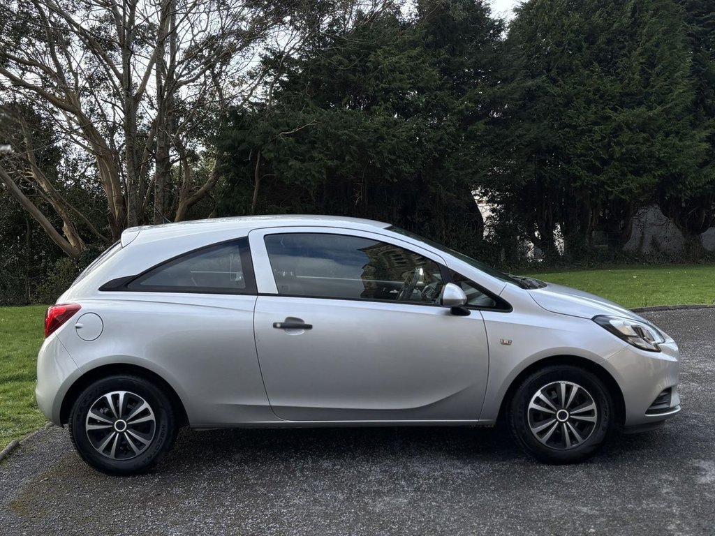 Used Vauxhall Corsa 2015 for sale - 77533897: Photo 2