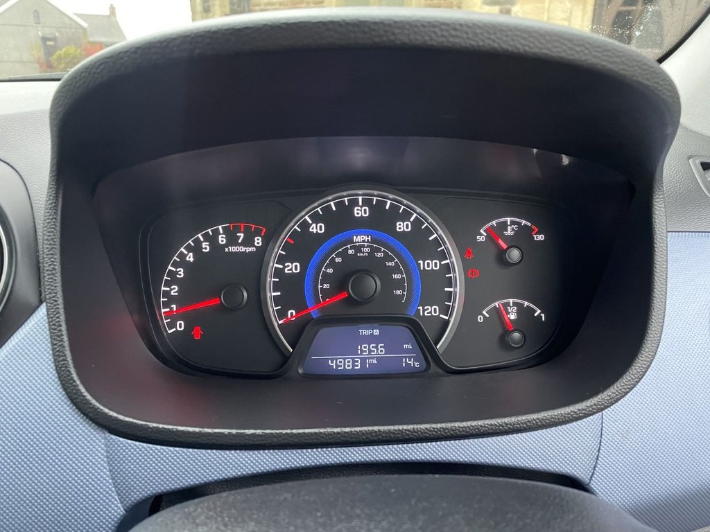 Used Hyundai i10 2014 for sale - 76454228: Photo 33