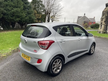 Used Hyundai i10 2014 for sale - 76454228: Photo