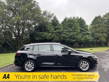 Used Renault Megane 2017 for sale - 75275577: Photo