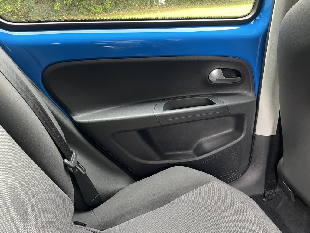 Used Volkswagen up! 2014 for sale - 76245378: Photo 17