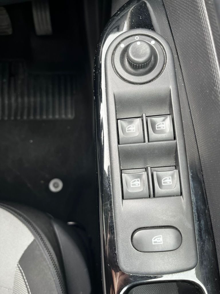 Used Renault Captur 2014 for sale - 78212599: Photo 20