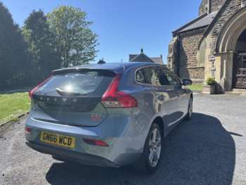 Used Volvo V40 2017 for sale - 75180127: Photo
