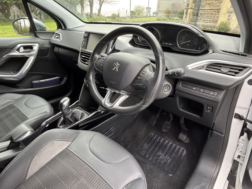 Used Peugeot 2008 2015 for sale - 78082632: Photo 10