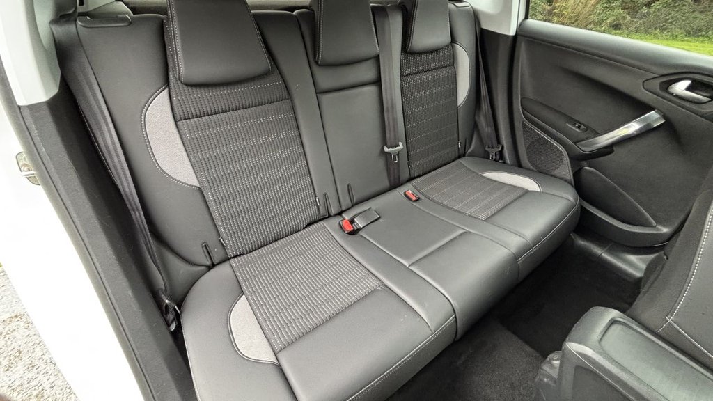 Used Peugeot 2008 2015 for sale - 78082632: Photo 11