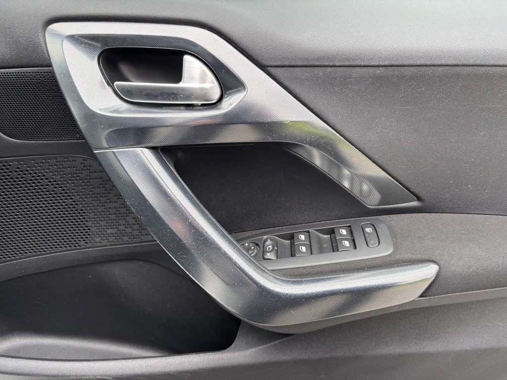 Used Peugeot 2008 2015 for sale - 78082632: Photo 19