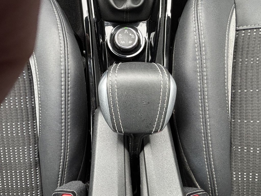 Used Peugeot 2008 2015 for sale - 78082632: Photo 25