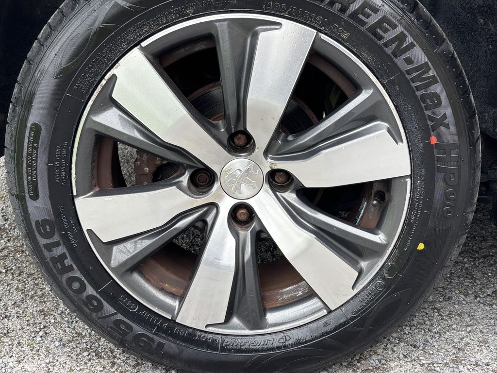 Used Peugeot 2008 2015 for sale - 78082632: Photo 28