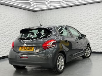 Used Peugeot 208 2013 for sale - 79687371: Photo