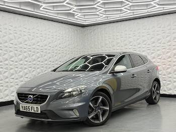 Used Volvo V40 2015 for sale - 79697108: Photo