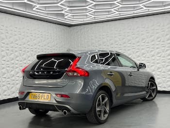 Used Volvo V40 2015 for sale - 79697108: Photo