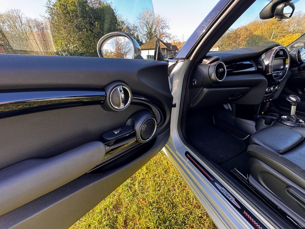 Used MINI Hatch 2017 for sale - 76481726: Photo 32