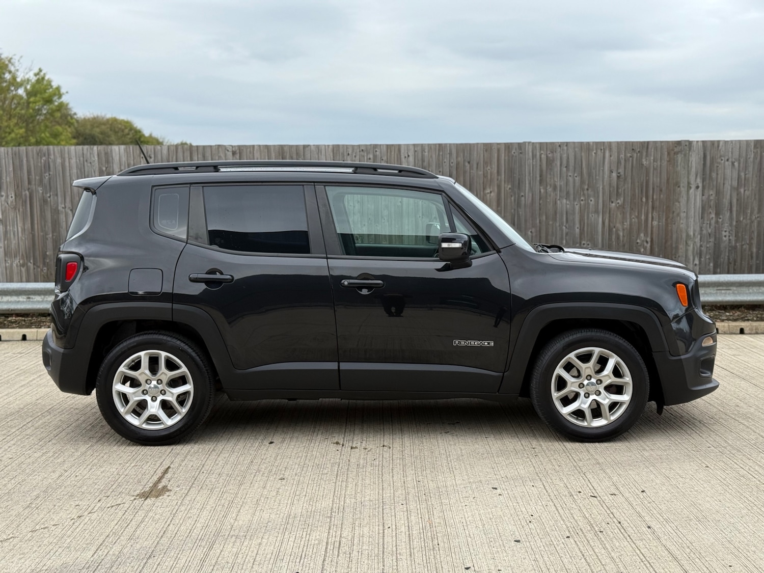 Used Jeep Renegade 2015 for sale - 76057257: Photo 6