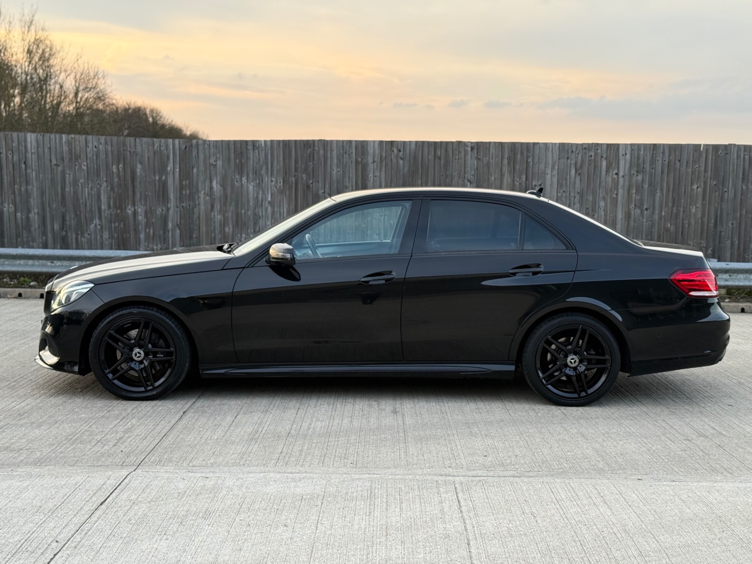 Used Mercedes-Benz E Class 2015 for sale - 78169131: Photo 2