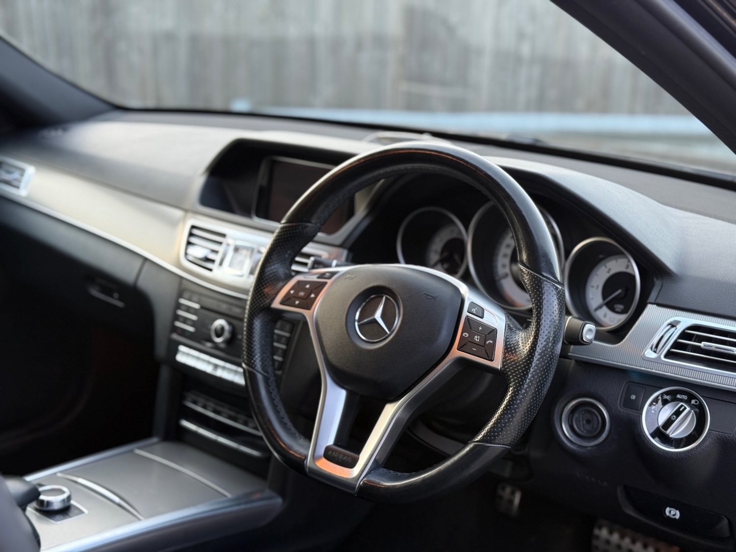 Used Mercedes-Benz E Class 2015 for sale - 78169131: Photo 9