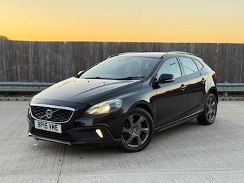 Used Volvo V40 2015 for sale - 78431812: Photo