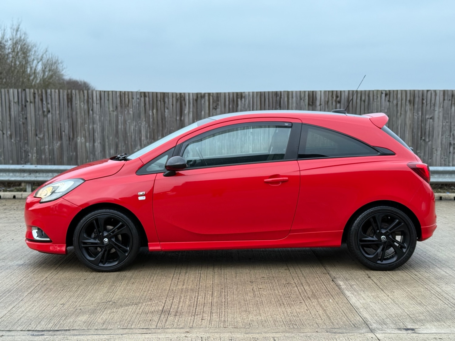 Used Vauxhall Corsa 2016 for sale - 77028322: Photo 2