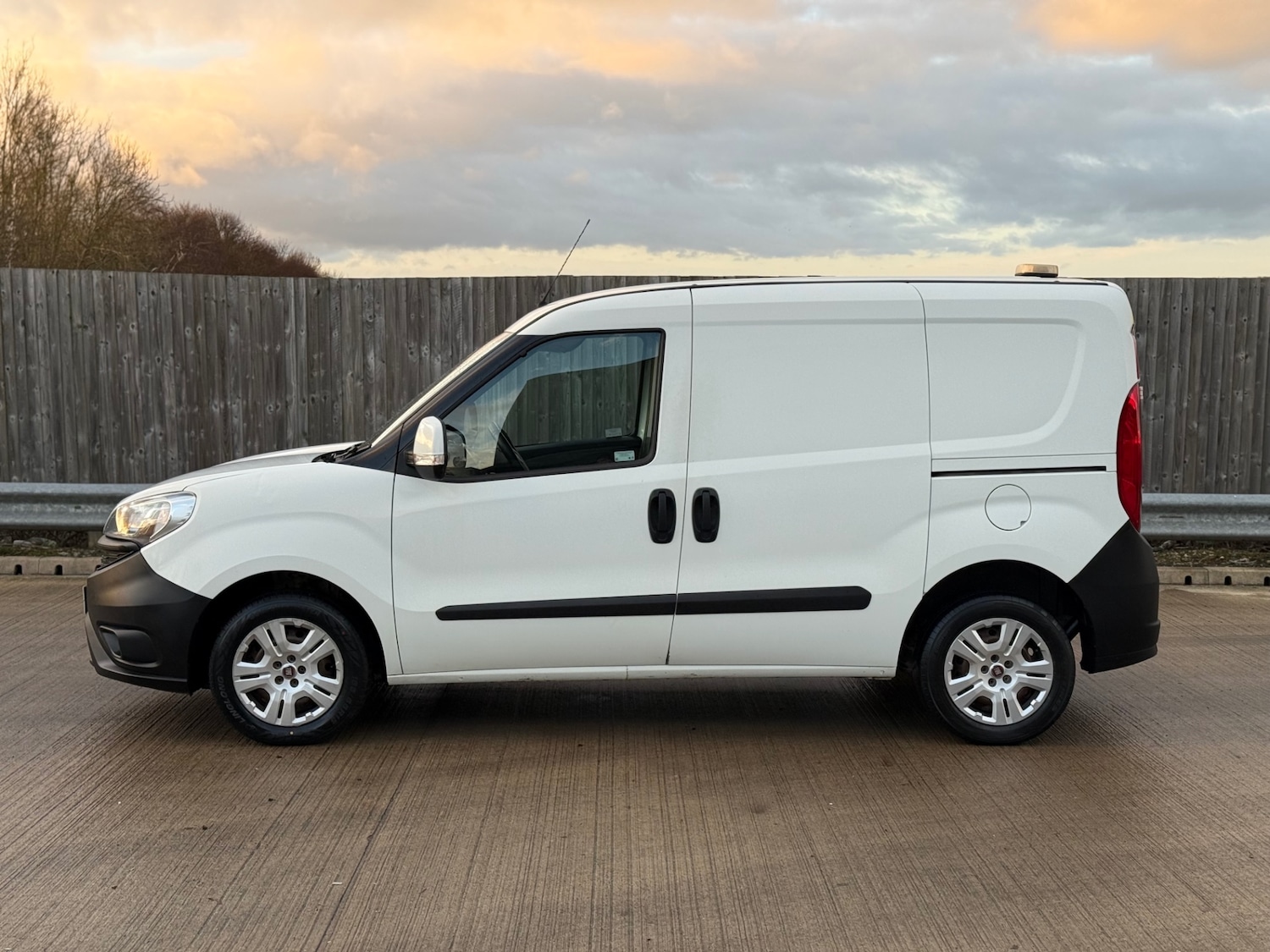 Used Fiat Doblo 2017 for sale - 77622590: Photo 2