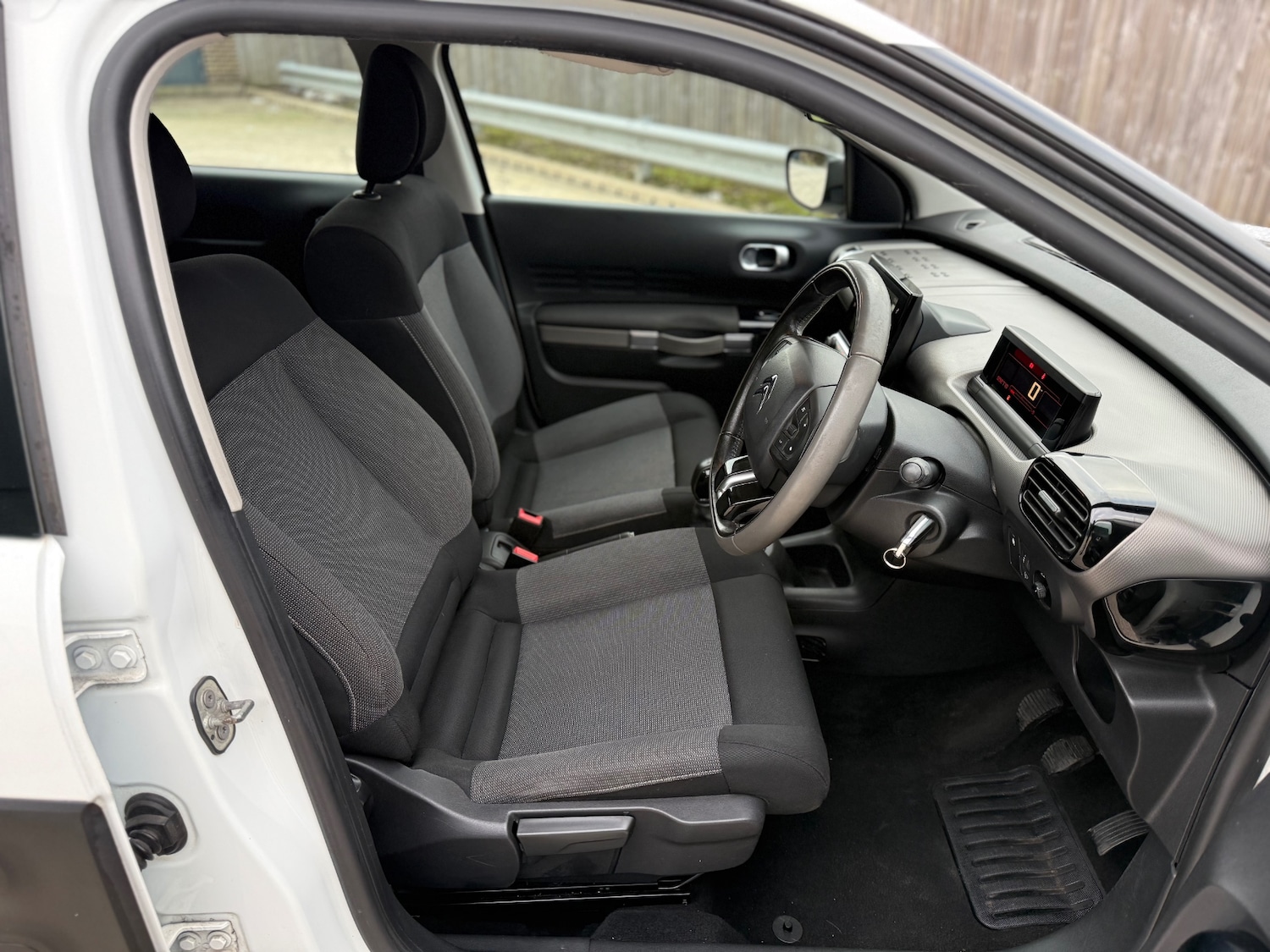 Used Citroen C4 Cactus 2015 for sale - 77049327: Photo 9