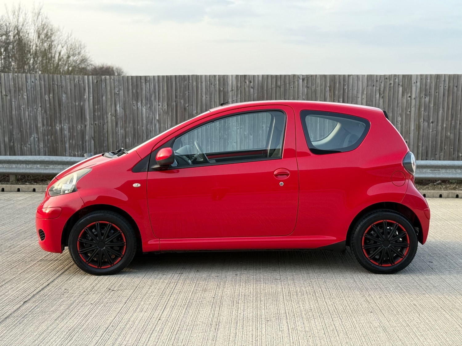 Used Toyota AYGO 2009 for sale - 77766802: Photo 2