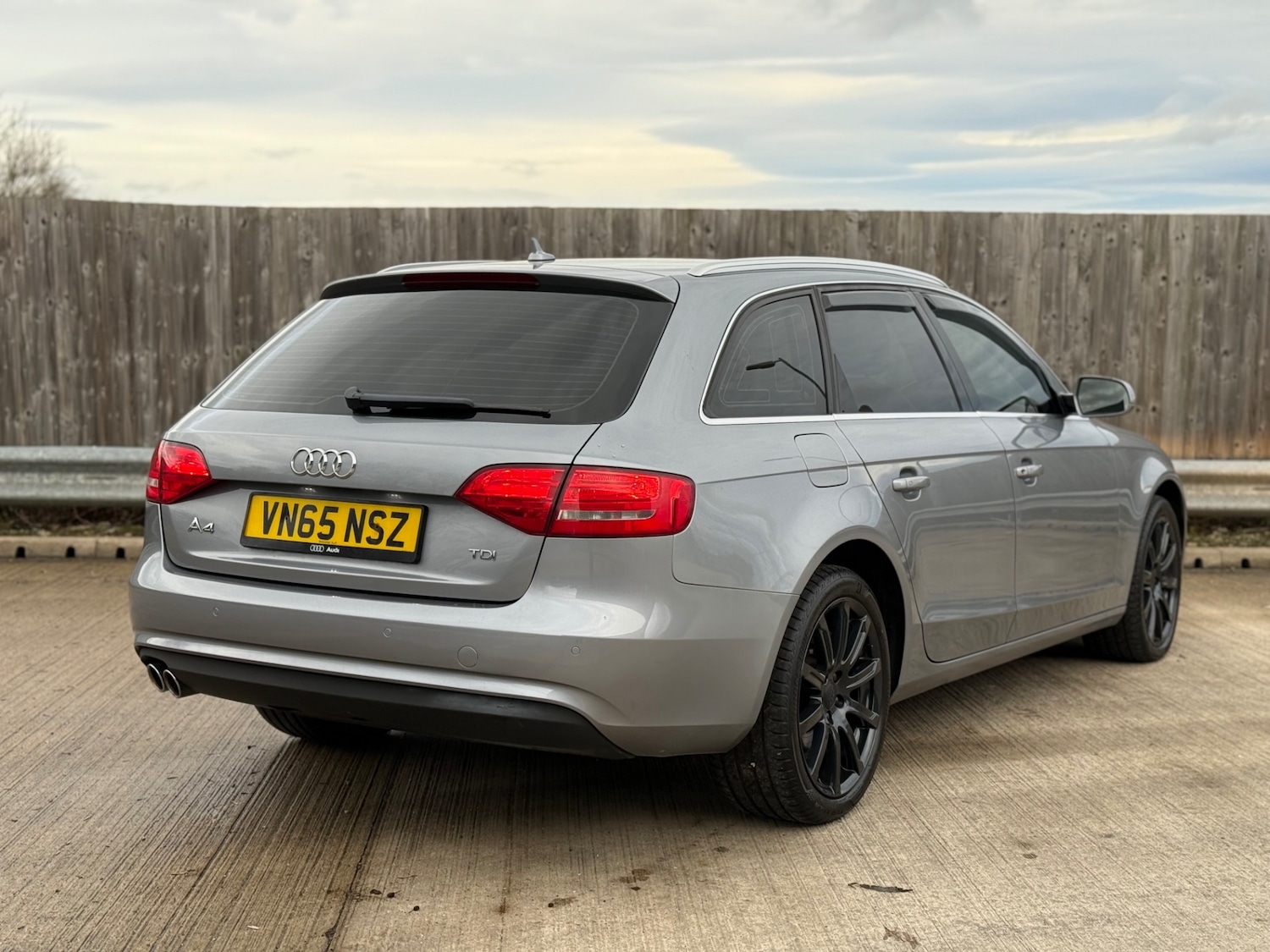 Used Audi A4 2015 for sale - 76940223: Photo 5