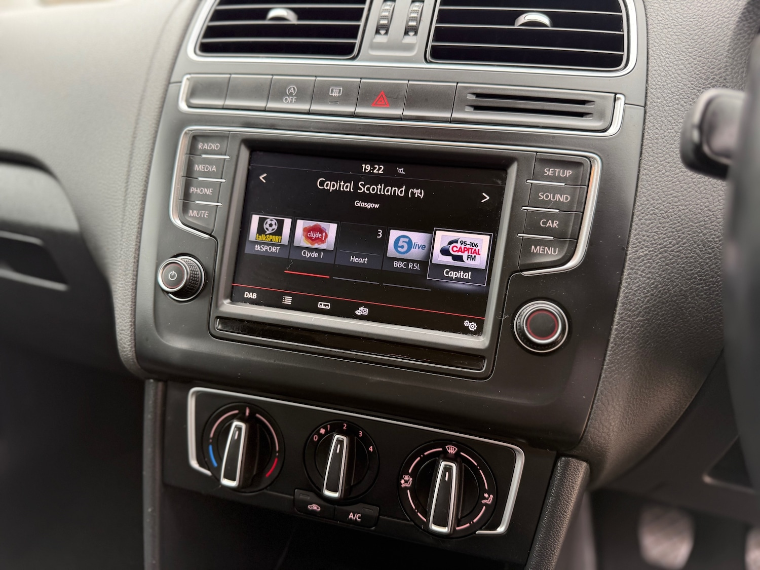 Used Volkswagen Polo 2015 for sale - 77954425: Photo 13