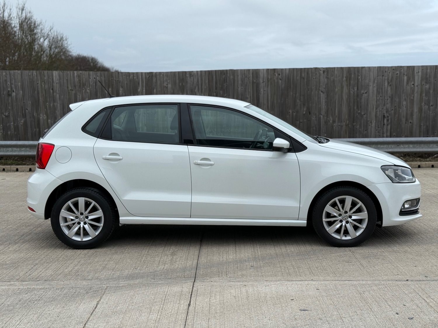 Used Volkswagen Polo 2015 for sale - 77954425: Photo 6