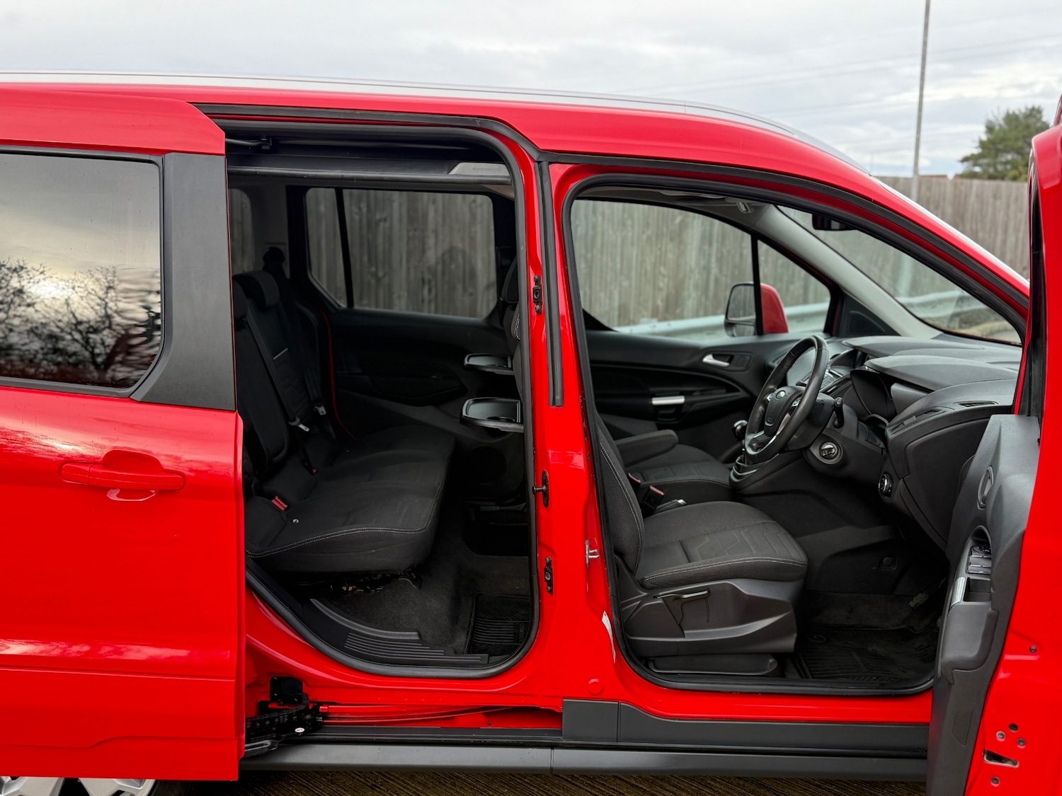 Used Ford Tourneo Connect 2015 for sale - 76334878: Photo 12