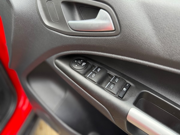 Used Ford Tourneo Connect 2015 for sale - 76334878: Photo 17
