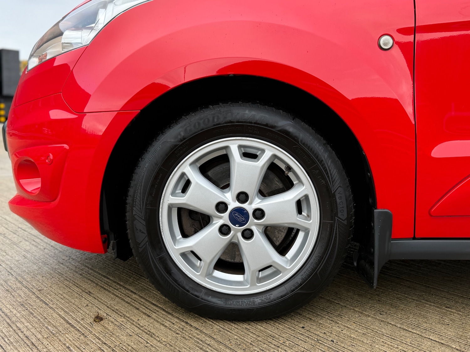 Used Ford Tourneo Connect 2015 for sale - 76334878: Photo 21