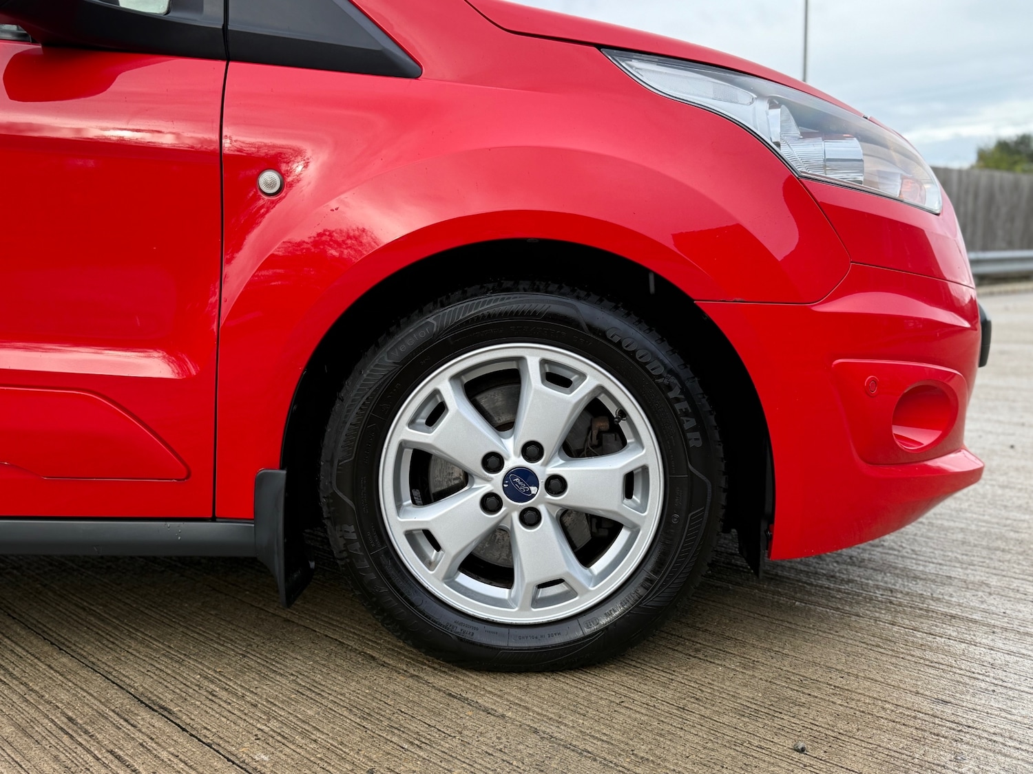 Used Ford Tourneo Connect 2015 for sale - 76334878: Photo 24