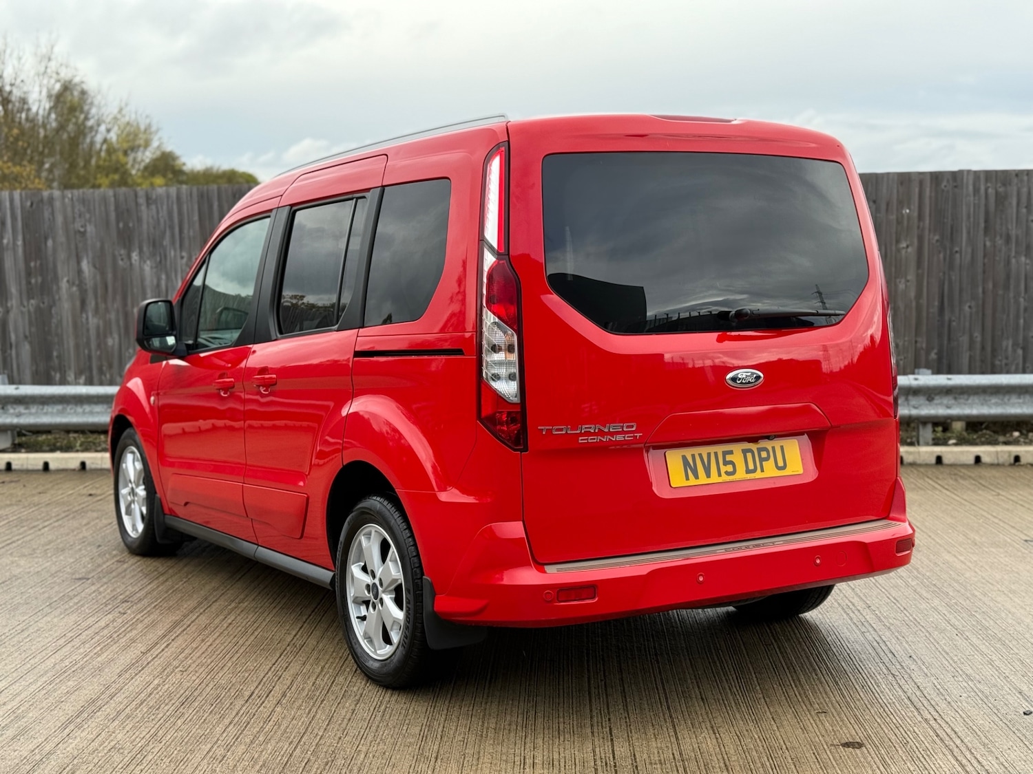 Used Ford Tourneo Connect 2015 for sale - 76334878: Photo 3