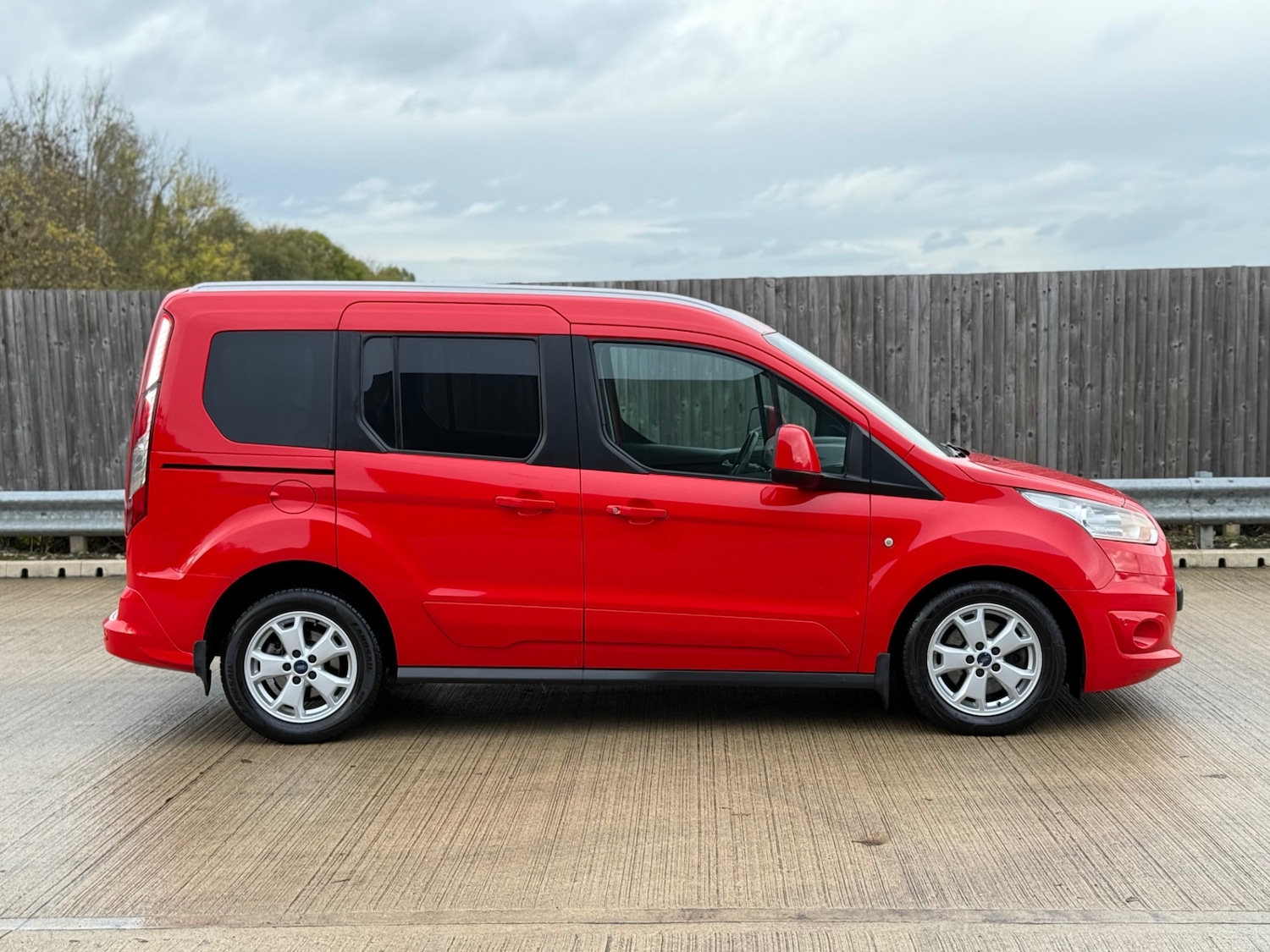 Used Ford Tourneo Connect 2015 for sale - 76334878: Photo 6