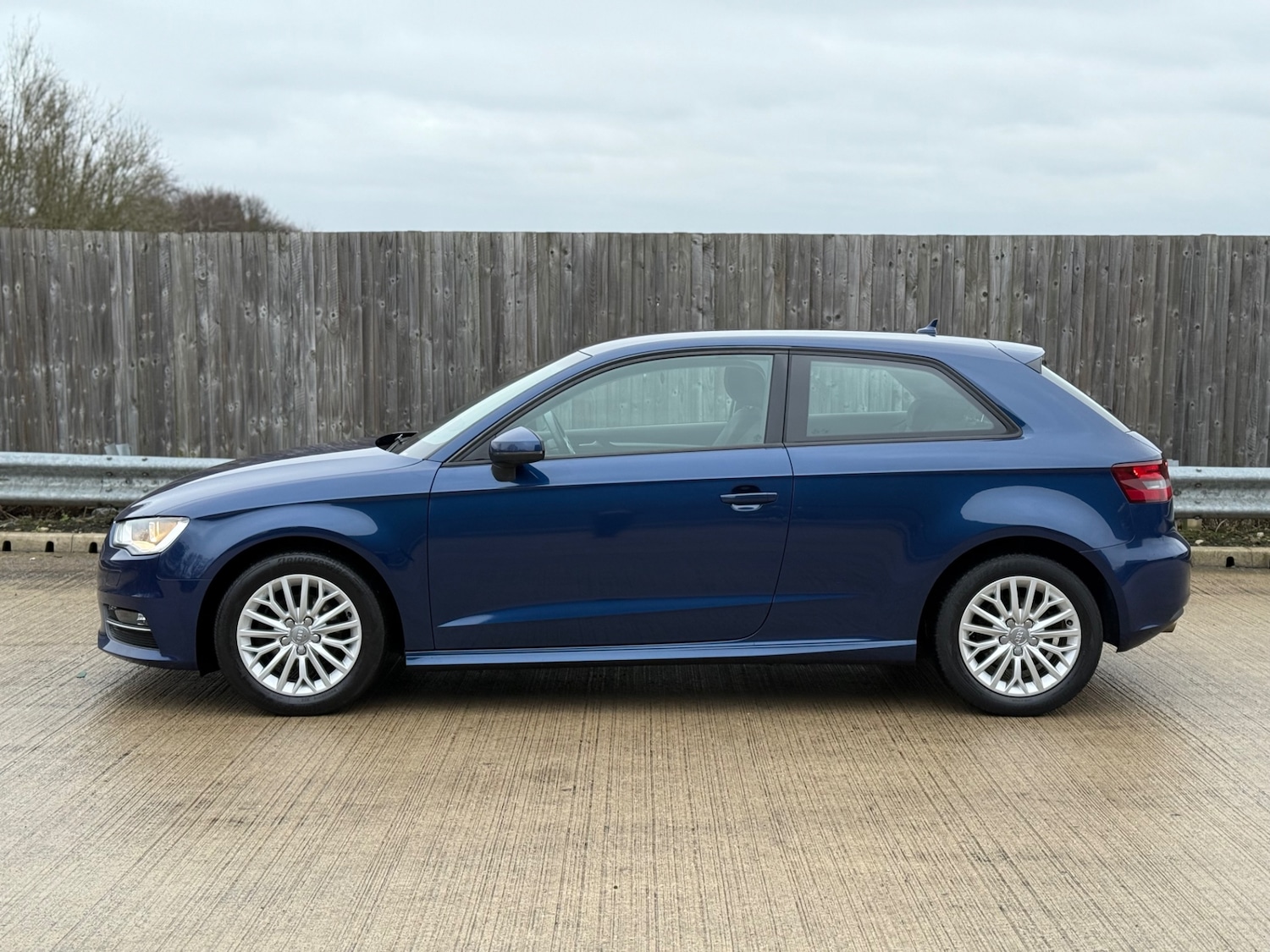 Used Audi A3 2016 for sale - 77329007: Photo 2